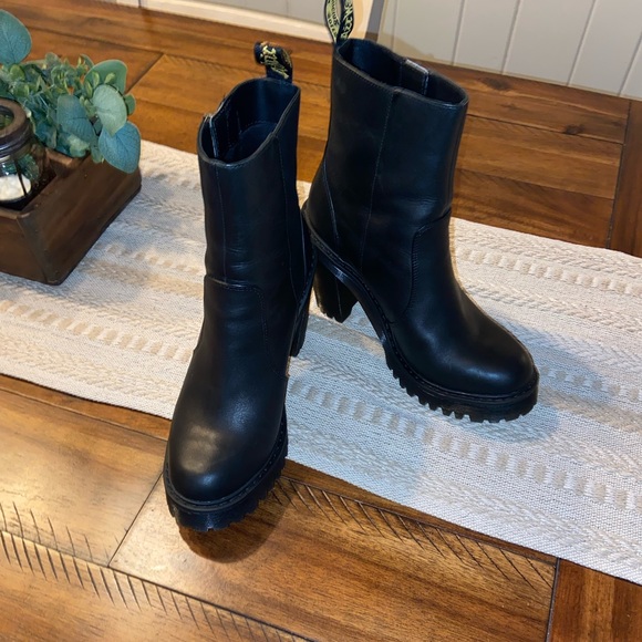 Ladies Dr Martens Magdalena Ii Size 9 